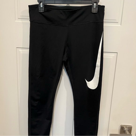 Nike Pants - Nike Dri-Fit Swoosh cropped Leggings Sz Lg